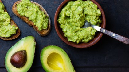 Algunas personas presentan intolerancia a la histamina, una sustancia que se encuentra en determinados alimentos, como la palta, el tomate y la berenjena